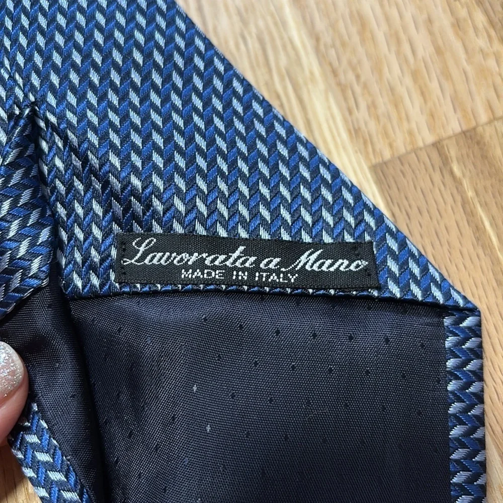 Azalea Bellagio 100% Silk Neck Tie Made in Italy - Picture 5 of 5